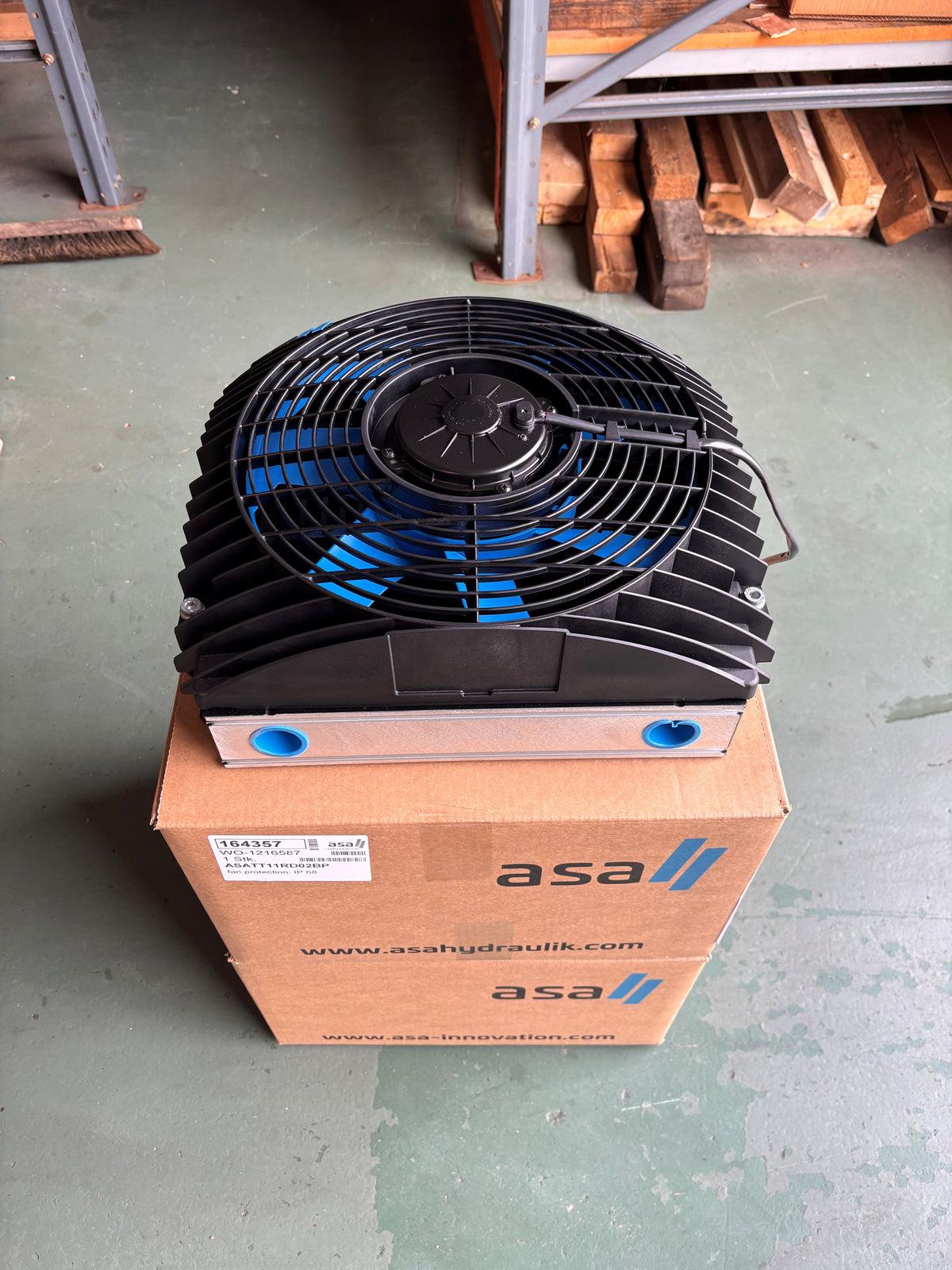TT11RD02BP HIAB 737-0184 24VDC OIL COOLER WITH BYPASS
